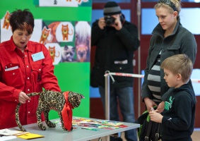 catza.net . the toy cat contest . 2012-03-17 . photo 191039